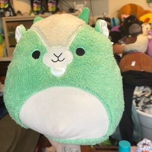Palmer the goat fuzzamallow squishmallow brand new